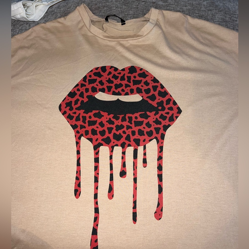 SHEIN graphic tee oversized